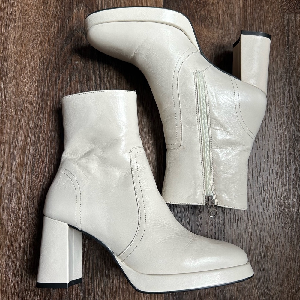 L’Intervalle White Leather Block Heel Ankle Boots Size 38 (7-7.5)